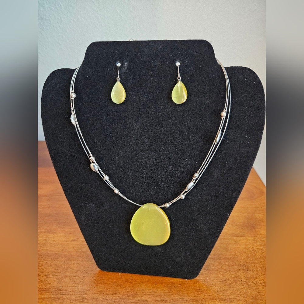 Elegant Silver and Yellow Jewelry Set